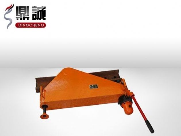 點擊查看詳細信息<br>標題：垂直液壓彎軌機 閱讀次數(shù)：4210