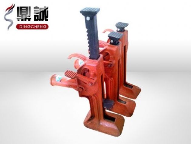 點(diǎn)擊查看詳細(xì)信息<br>標(biāo)題：齒條式起道機(jī) 閱讀次數(shù)：3924
