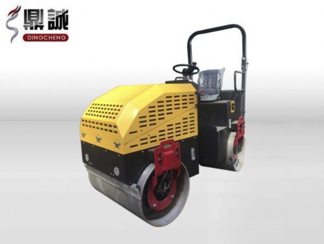 點(diǎn)擊查看詳細(xì)信息<br>標(biāo)題：2.5噸全液壓座駕式振動(dòng)壓路機(jī) 閱讀次數(shù)：14169