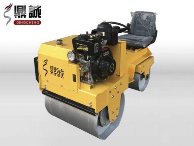 點(diǎn)擊查看詳細(xì)信息<br>標(biāo)題：DC850C座駕式壓路機(jī) 閱讀次數(shù)：14823