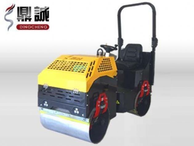 點(diǎn)擊查看詳細(xì)信息<br>標(biāo)題：1噸全液壓振動(dòng)壓路機(jī) 閱讀次數(shù)：13940